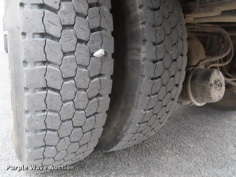 image for item L1479 2009 Freightliner Business Class M2 bucket truck