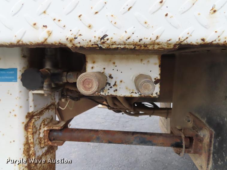 image for item L1479 2009 Freightliner Business Class M2 bucket truck