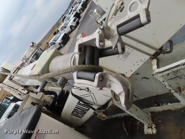 image for item L1479 2009 Freightliner Business Class M2 bucket truck