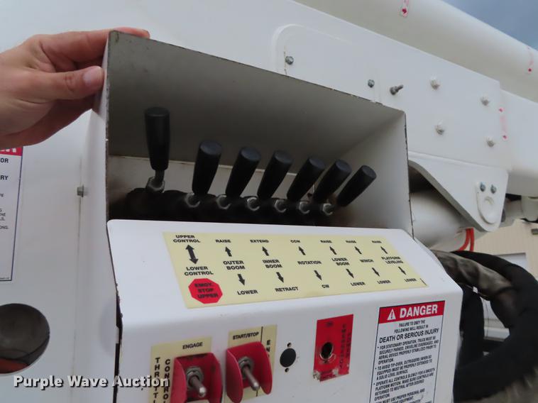 image for item L1479 2009 Freightliner Business Class M2 bucket truck