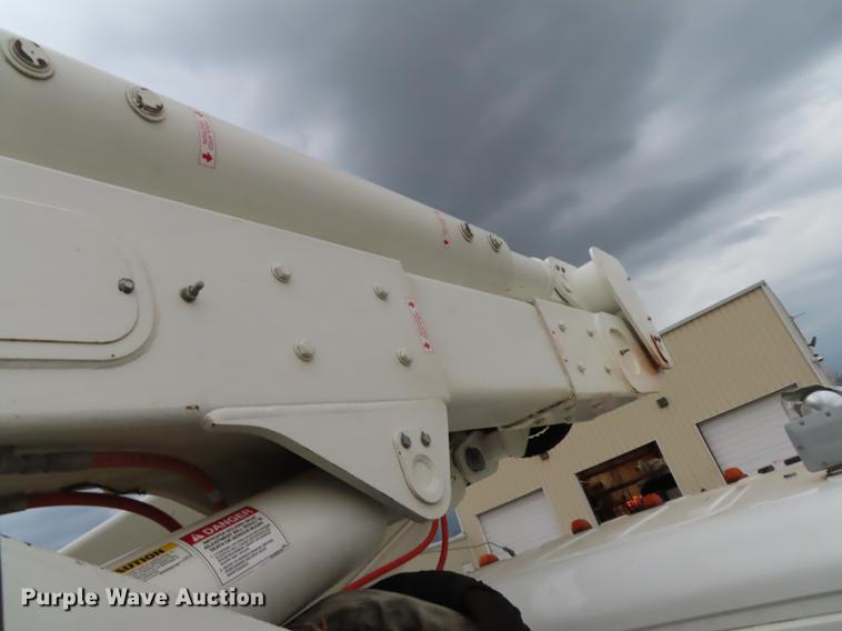 image for item L1479 2009 Freightliner Business Class M2 bucket truck