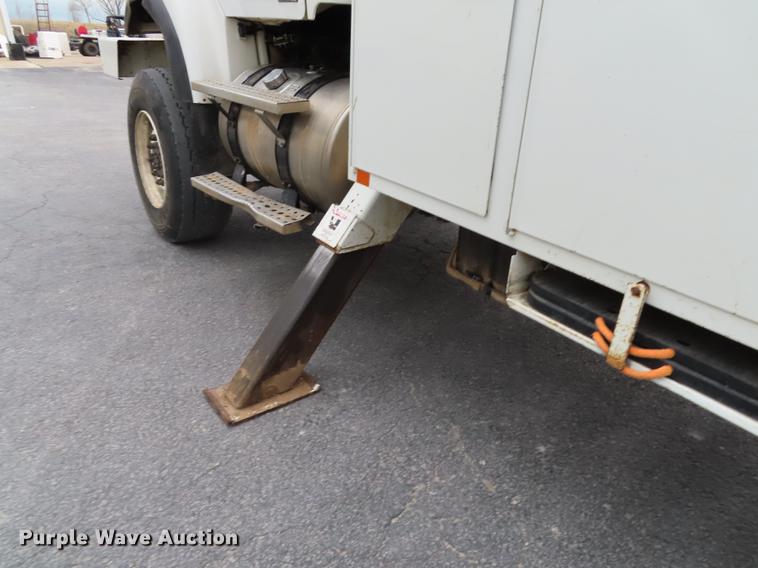 image for item L1479 2009 Freightliner Business Class M2 bucket truck