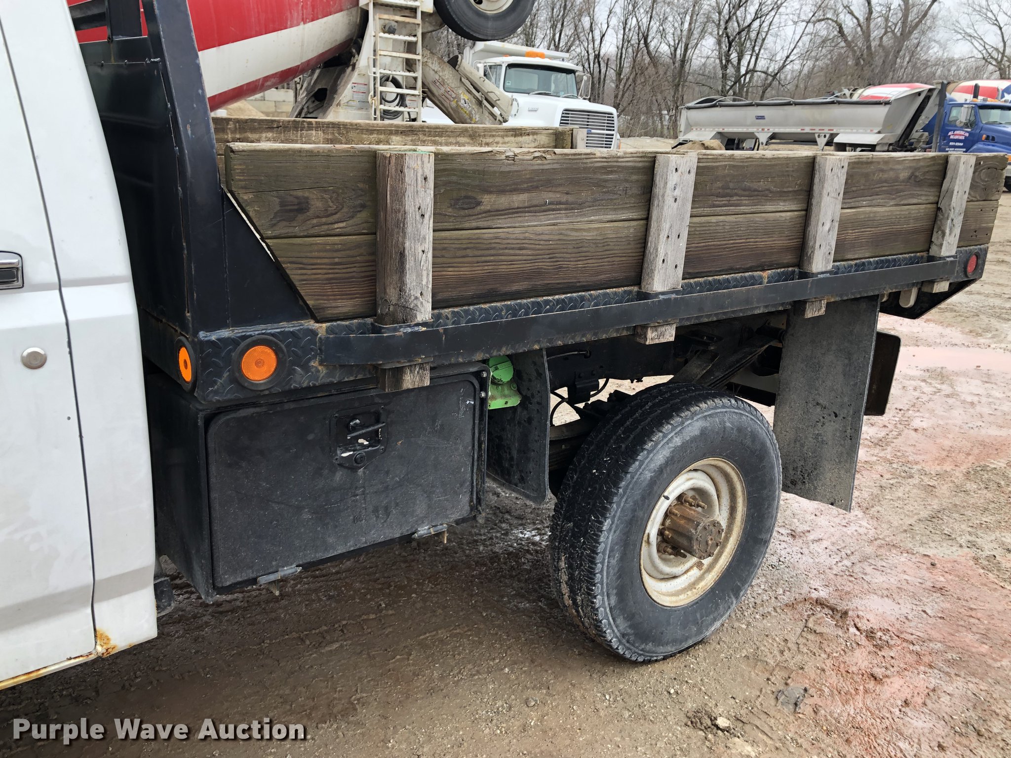 1989 Ford F350 bale bed pickup truck in Springfield, IL Item DC8726