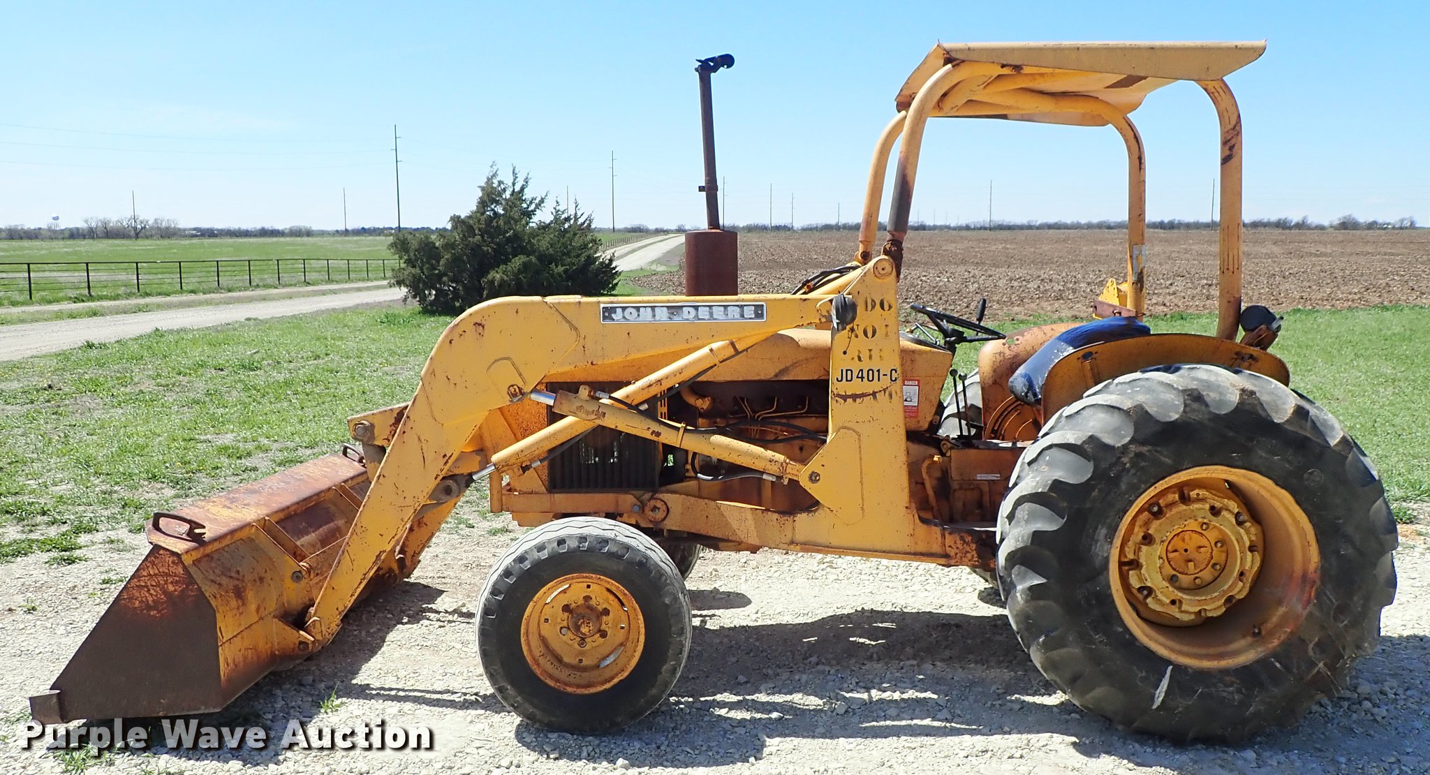 John Deere 401C industrial tractor in Lyons, KS Item DF1105 sold