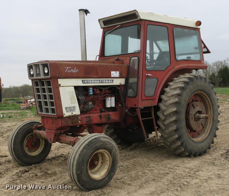 image for item DB8815 International 1066 tractor