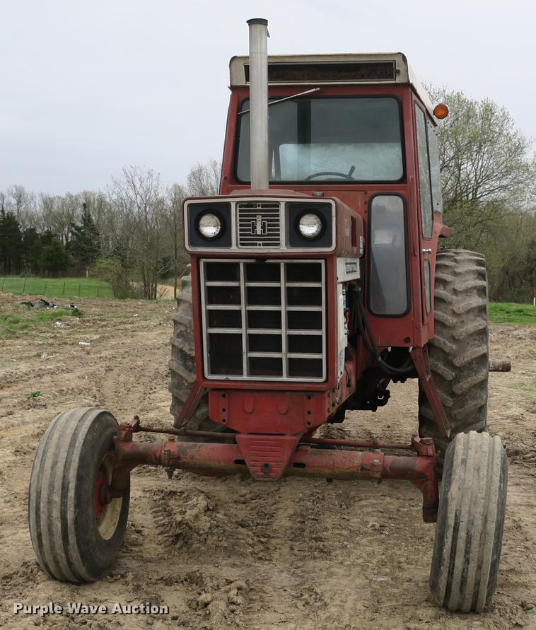 image for item DB8815 International 1066 tractor