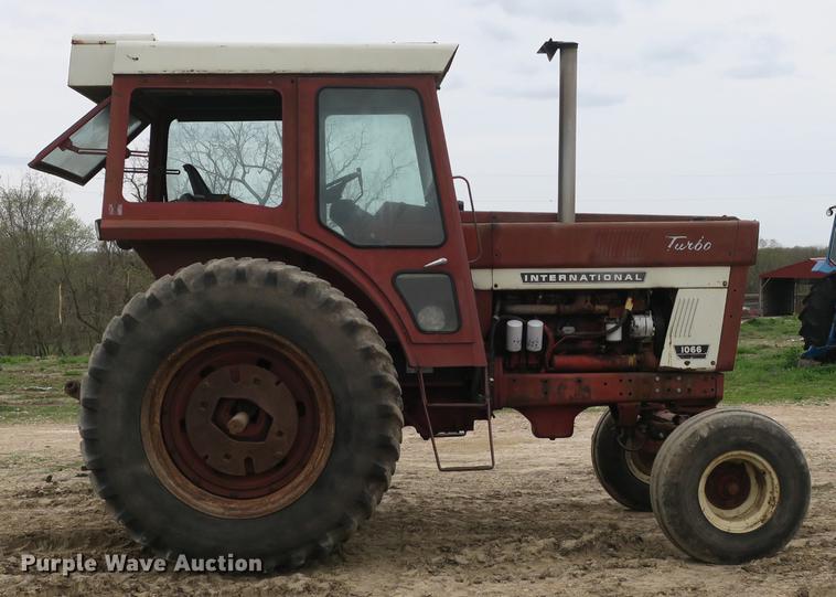 image for item DB8815 International 1066 tractor