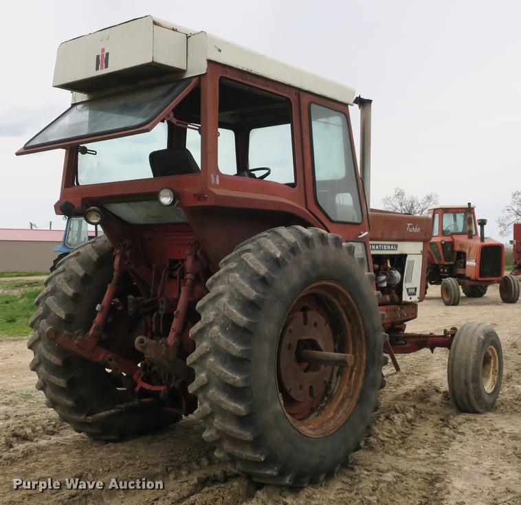 image for item DB8815 International 1066 tractor