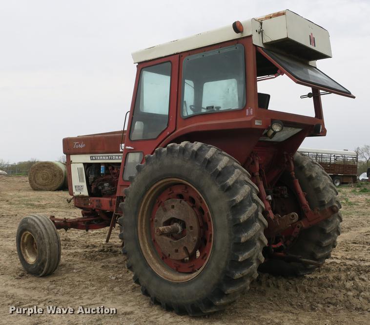 image for item DB8815 International 1066 tractor
