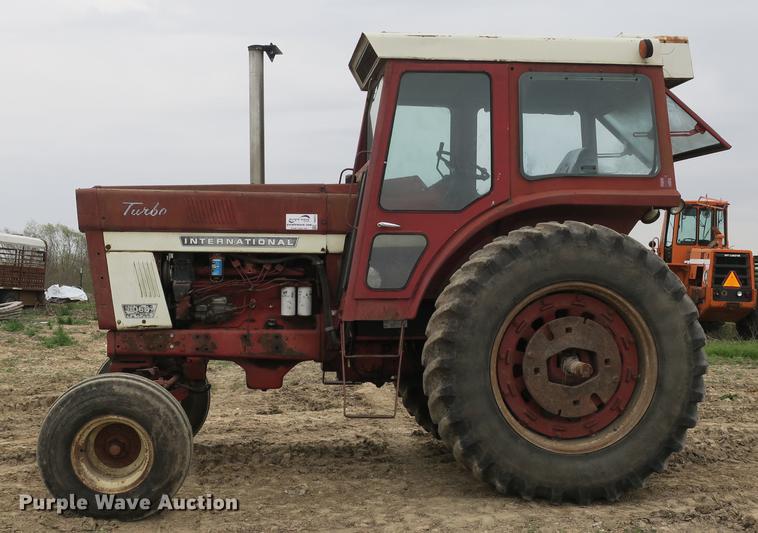 image for item DB8815 International 1066 tractor