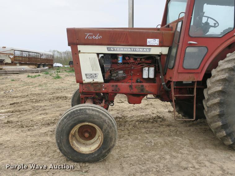 image for item DB8815 International 1066 tractor