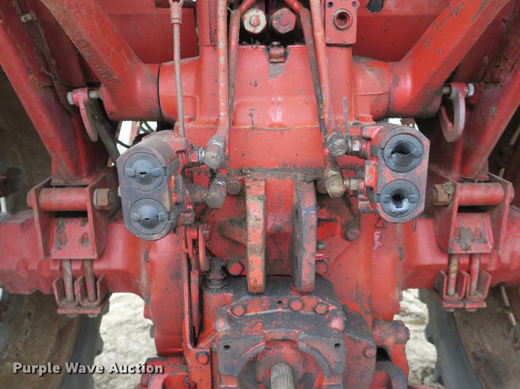 image for item DB8815 International 1066 tractor