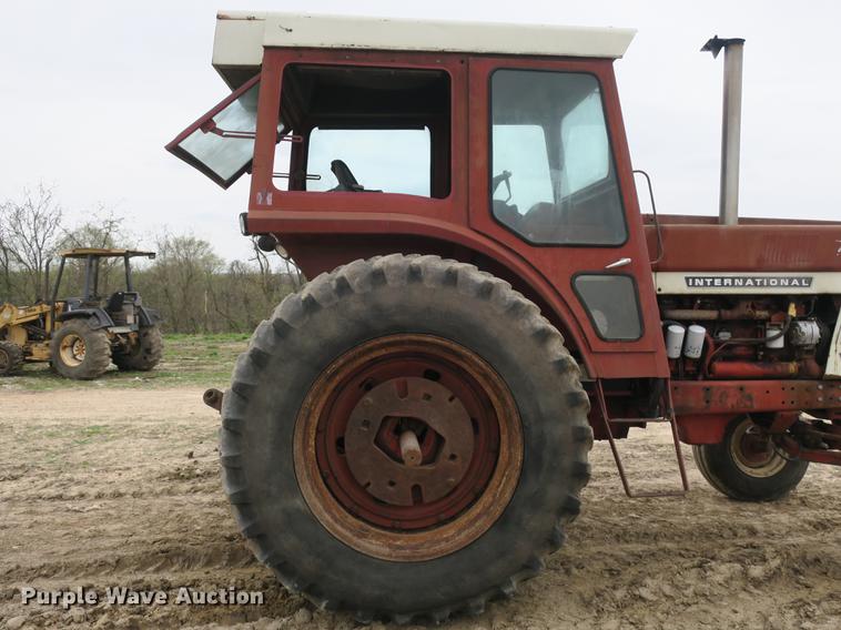 image for item DB8815 International 1066 tractor