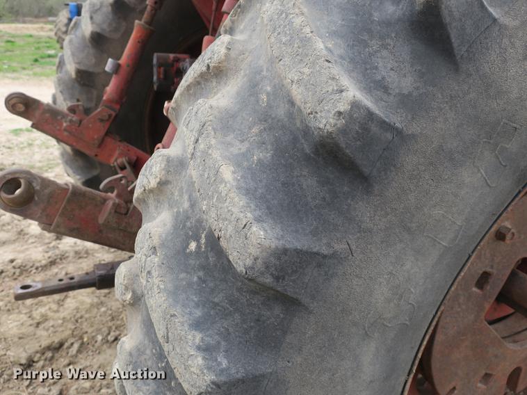 image for item DB8815 International 1066 tractor