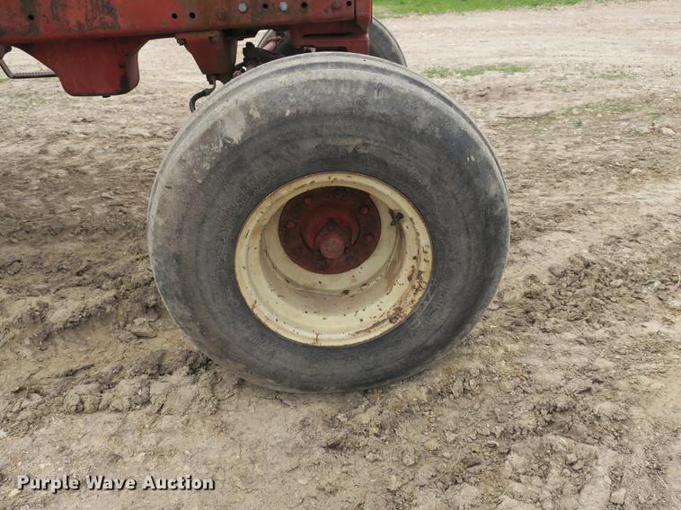 image for item DB8815 International 1066 tractor
