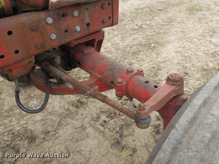 image for item DB8815 International 1066 tractor