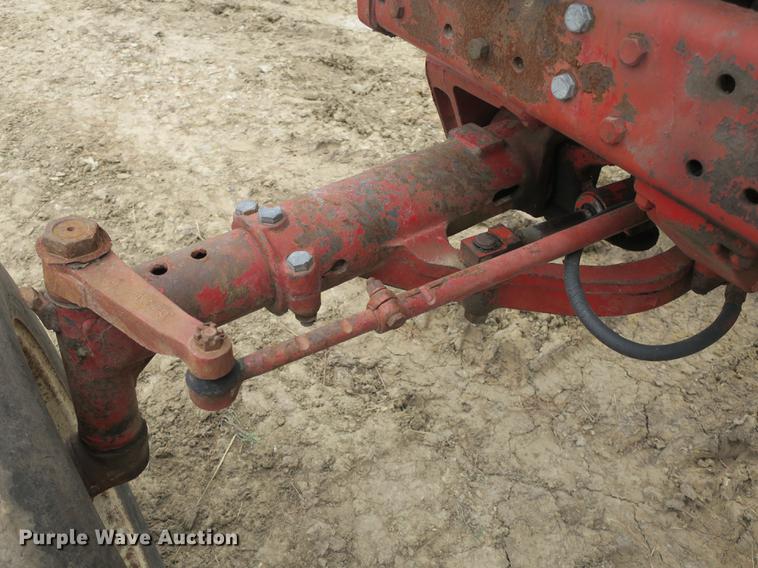 image for item DB8815 International 1066 tractor