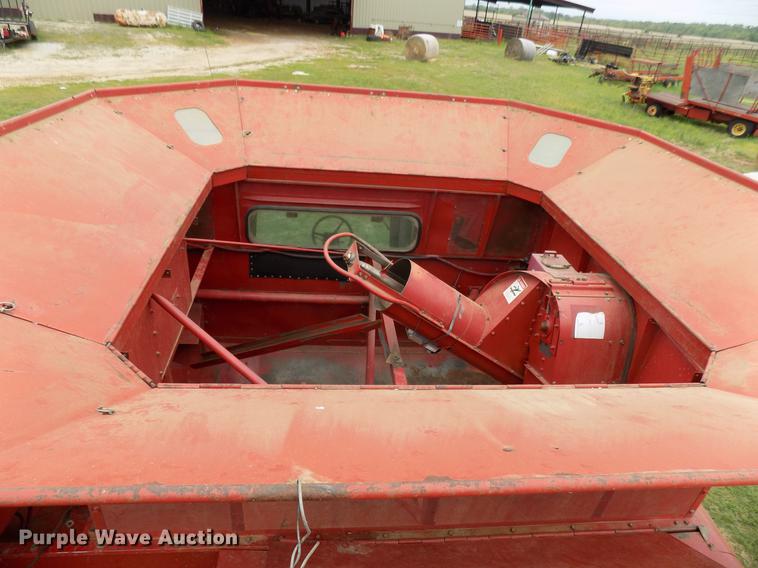 image for item DB9710 1995 Case IH 2188 combine