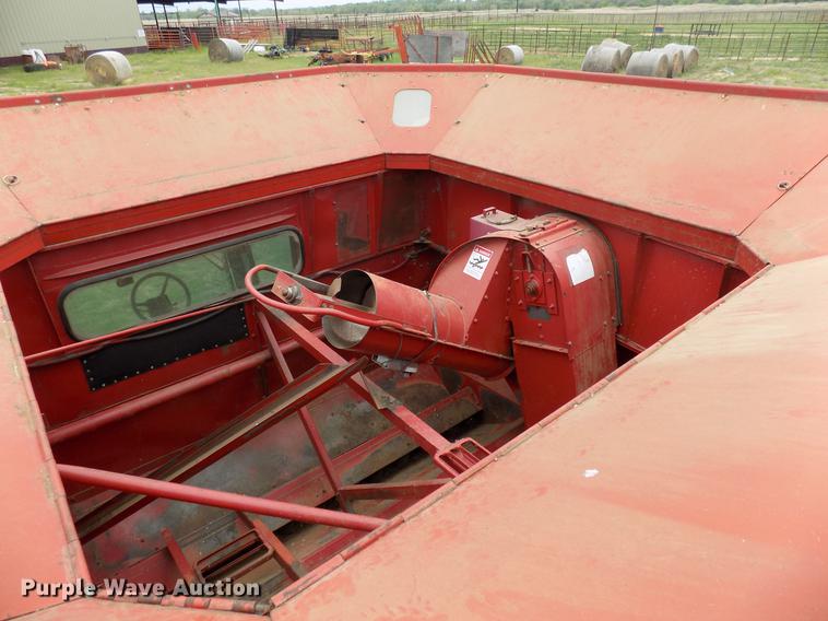 image for item DB9710 1995 Case IH 2188 combine