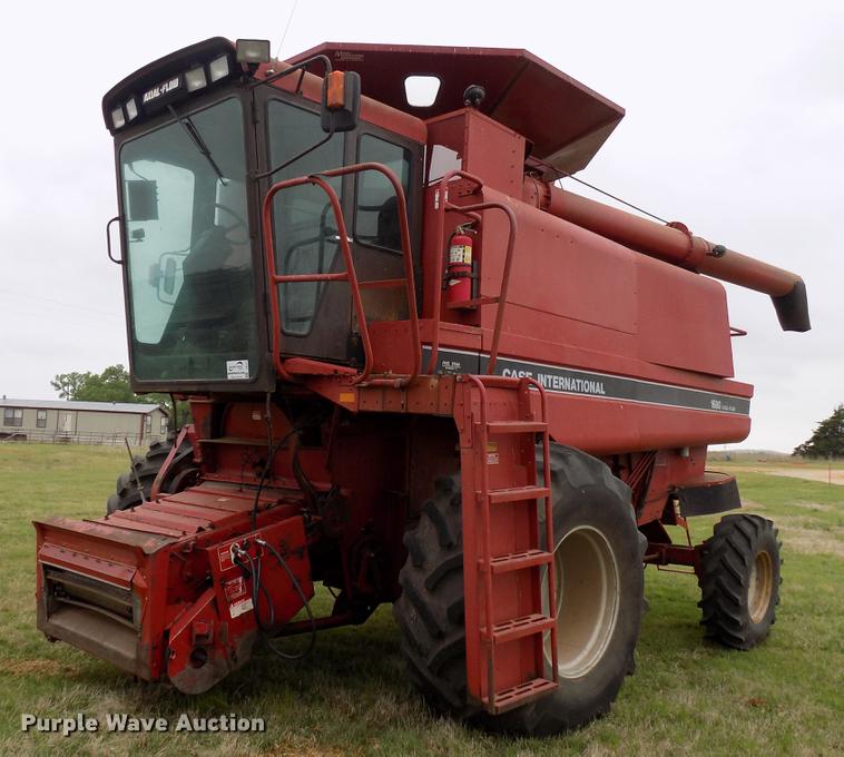 image for item DB9711 1991 Case IH 1680 combine