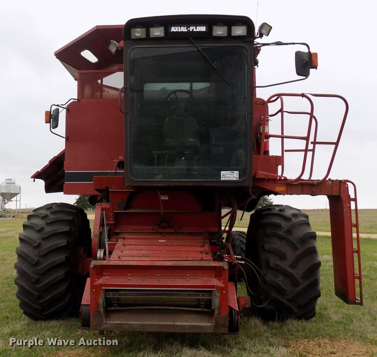 image for item DB9711 1991 Case IH 1680 combine