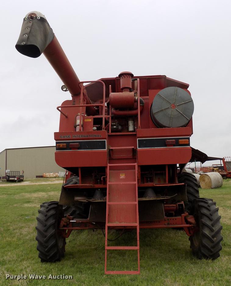 image for item DB9711 1991 Case IH 1680 combine