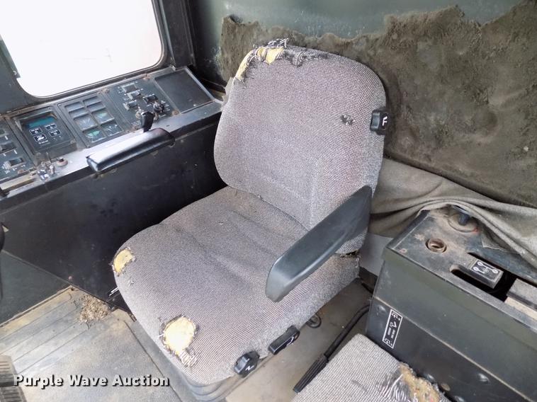 image for item DB9711 1991 Case IH 1680 combine