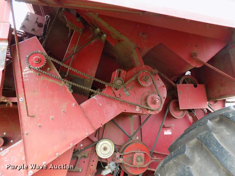 image for item DB9711 1991 Case IH 1680 combine