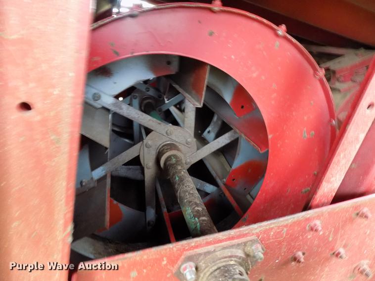 image for item DB9711 1991 Case IH 1680 combine