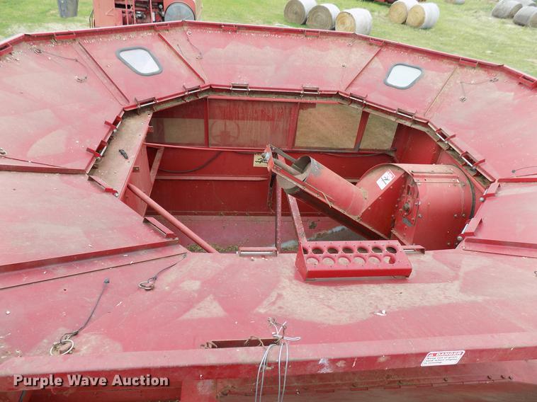 image for item DB9711 1991 Case IH 1680 combine