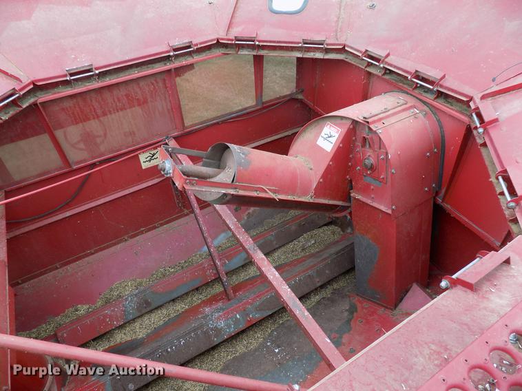 image for item DB9711 1991 Case IH 1680 combine