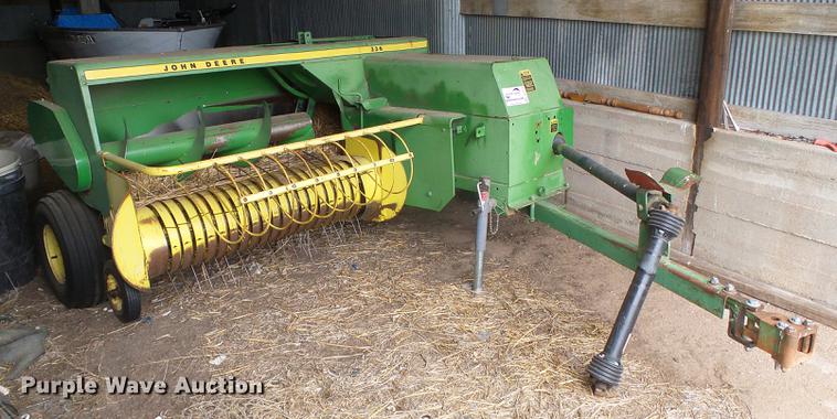 image for item DC5218 1980 John Deere 336 small square baler
