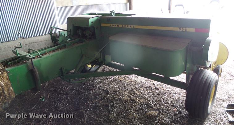 image for item DC5218 1980 John Deere 336 small square baler