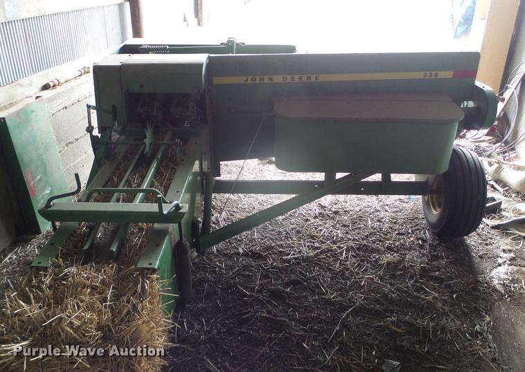 image for item DC5218 1980 John Deere 336 small square baler