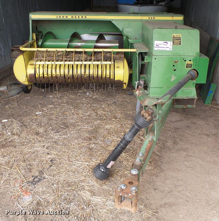 image for item DC5218 1980 John Deere 336 small square baler