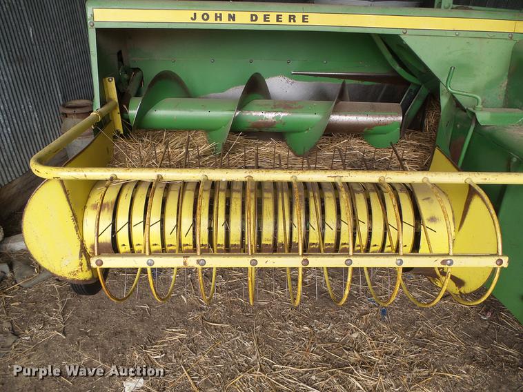 image for item DC5218 1980 John Deere 336 small square baler