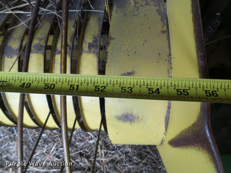 image for item DC5218 1980 John Deere 336 small square baler