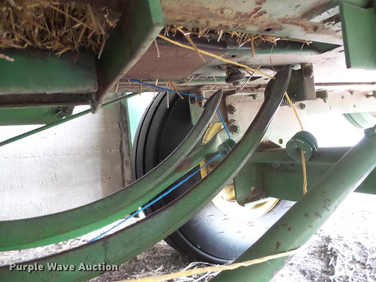 image for item DC5218 1980 John Deere 336 small square baler