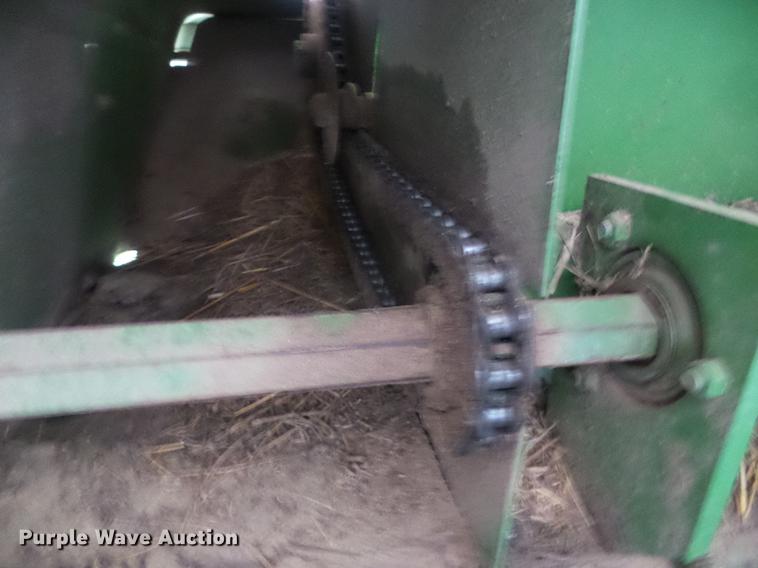 image for item DC5218 1980 John Deere 336 small square baler