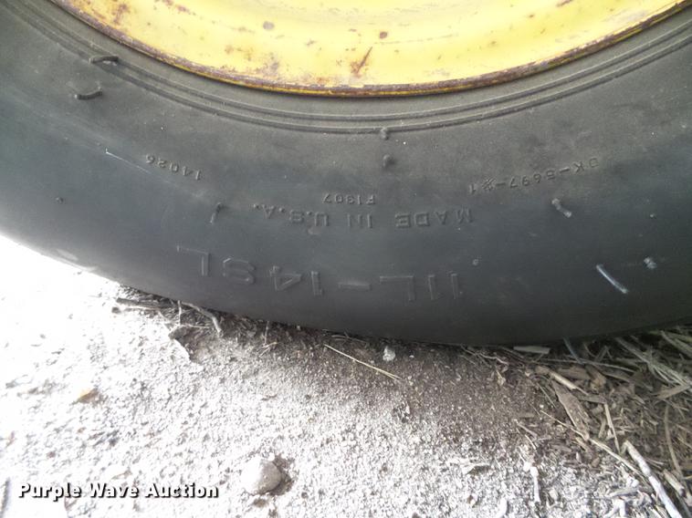 image for item DC5218 1980 John Deere 336 small square baler