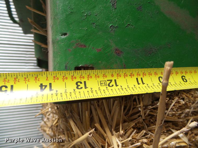 image for item DC5218 1980 John Deere 336 small square baler