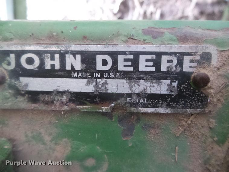image for item DC5218 1980 John Deere 336 small square baler