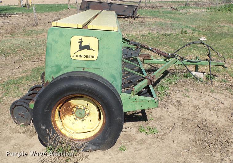 image for item DC5221 John Deere 8300 grain drill