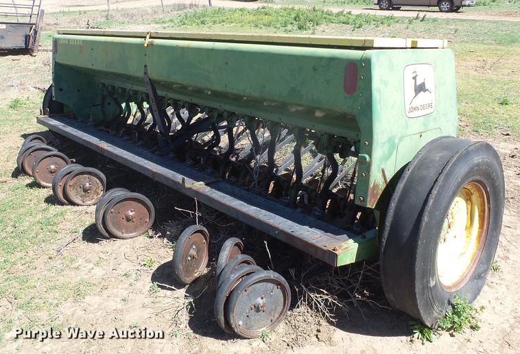 image for item DC5221 John Deere 8300 grain drill