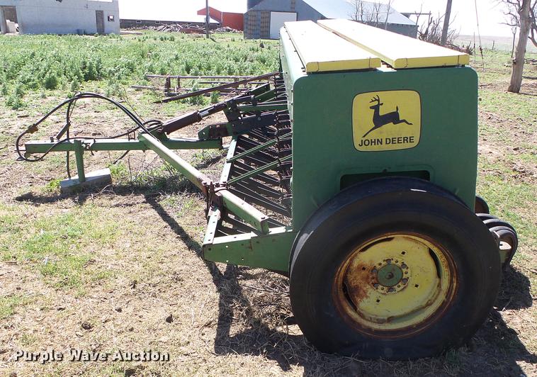image for item DC5221 John Deere 8300 grain drill