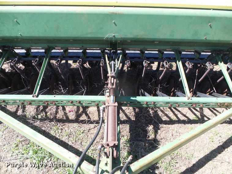 image for item DC5221 John Deere 8300 grain drill