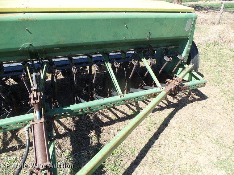 image for item DC5221 John Deere 8300 grain drill