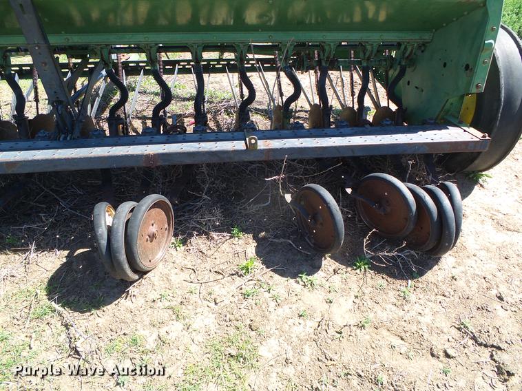 image for item DC5221 John Deere 8300 grain drill