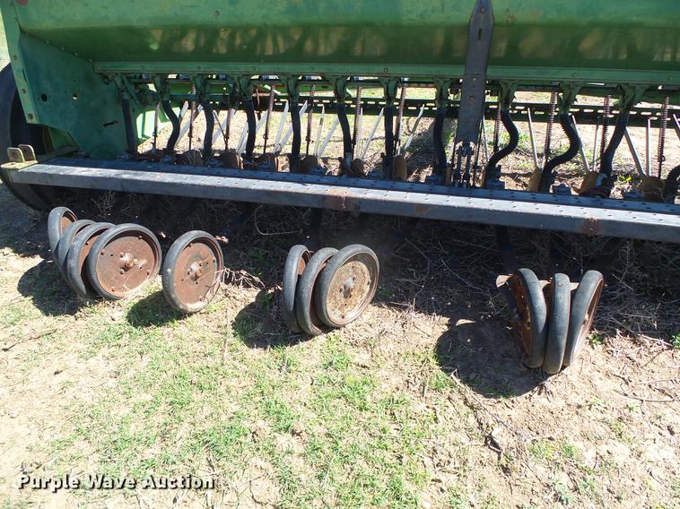 image for item DC5221 John Deere 8300 grain drill