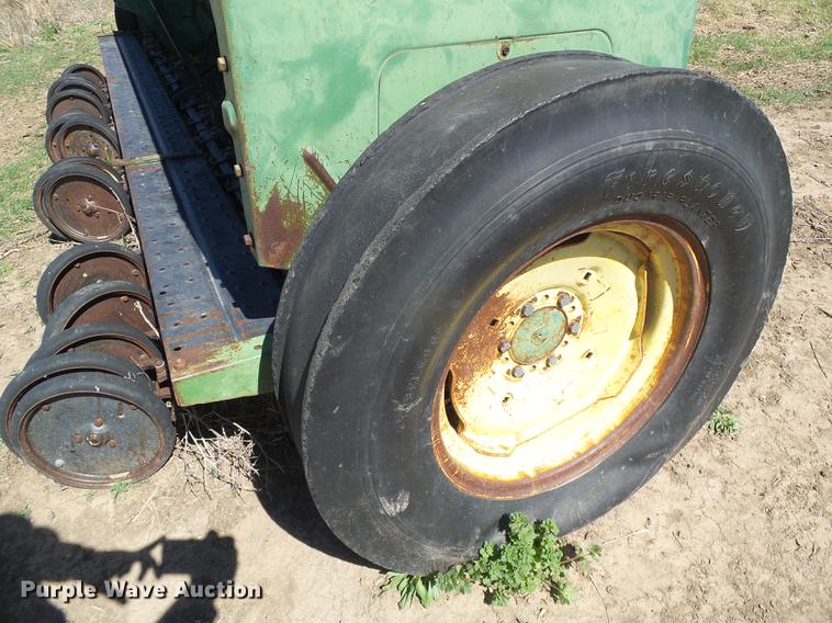 image for item DC5221 John Deere 8300 grain drill